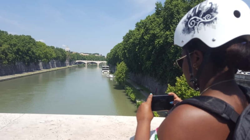 Rome: Early Morning eBike Tour - How the 3D viewers improve the experience