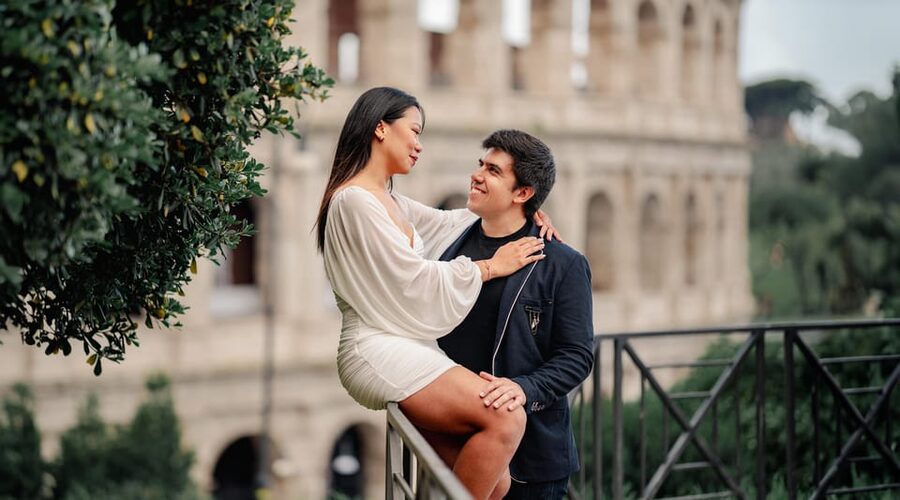 Rome: Early Morning Private Photoshoot at Iconic Landmarks - How the photographers handle posing
