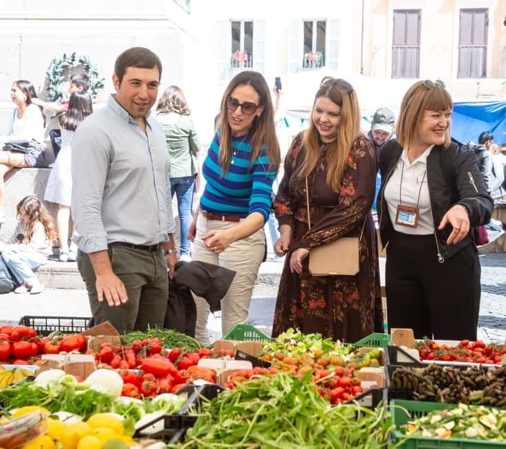 Rome: Eat Like a Roman Ghetto & Campo de' Fiori Food Tour - Roman pizza at a local bakery