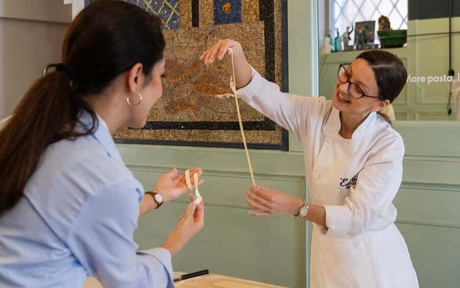 Rome: Enjoy Spritz and Pasta Making in Piazza Navona - Who will enjoy this most