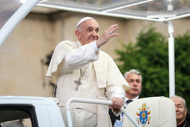 Rome: Escorted Papal Audience Experience with Entry Ticket - What the Wednesday Papal Audience actually is