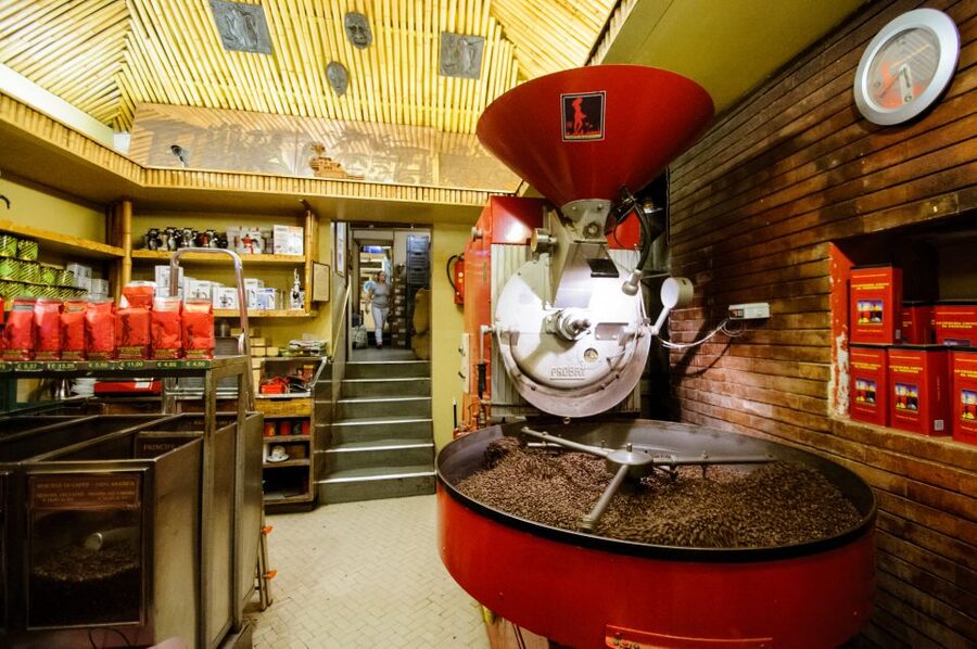 Rome: Espresso, Gelato and Tiramisù Tasting Tour - The guides make the difference
