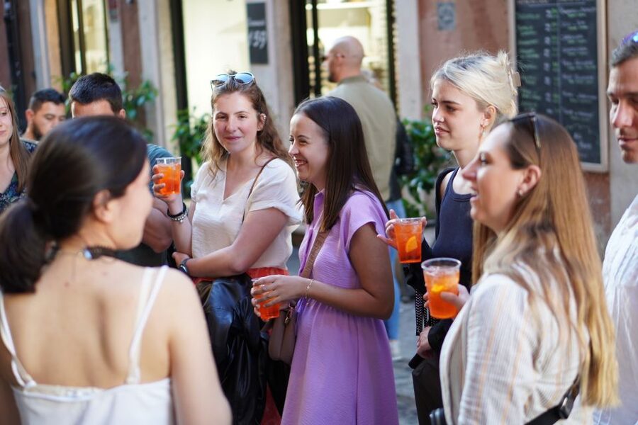 Rome: Evening Walking Tour with Cocktails and Local Guide - A limoncello stop beside a quiet church