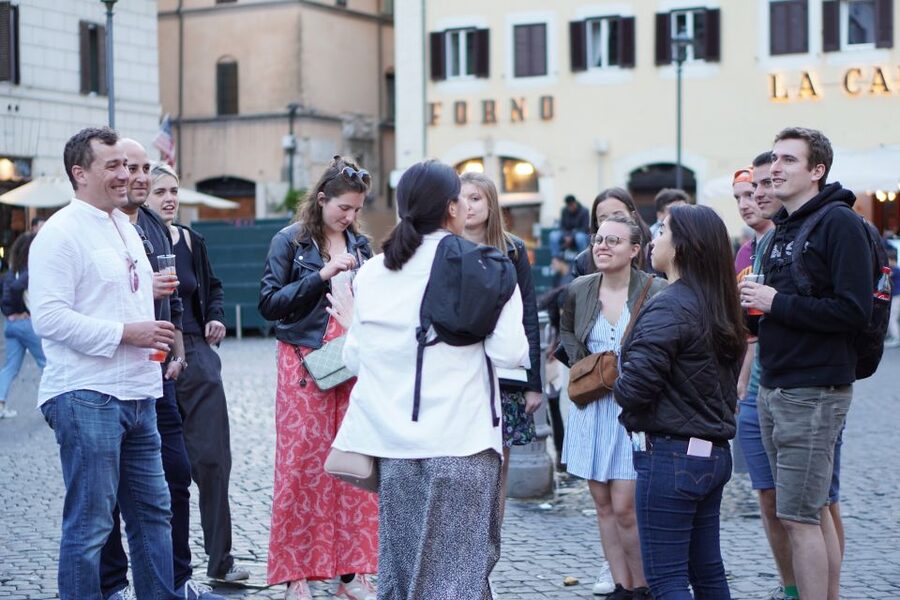 Rome: Evening Walking Tour with Cocktails and Local Guide - Who should book this Rome evening walk?