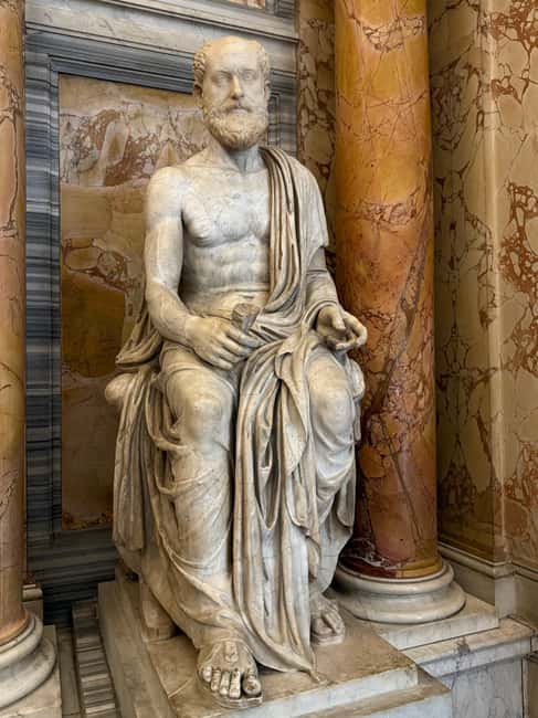 Rome: Fast-Track Ticket to Vatican Museum & Sistine Chapel - A self-guided visit or a live guide?