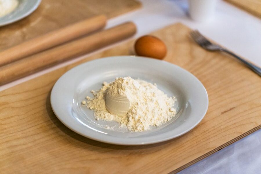 Rome: Fettuccine and Tiramisu Cooking Class with Wine - Choosing between three Roman-style sauces