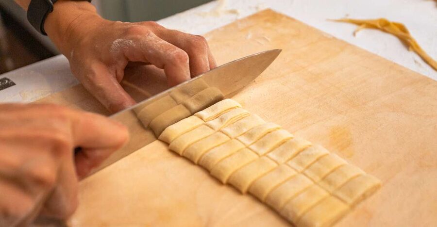Rome: Fettuccine and Tiramisu Cooking Class with Wine - Who should book this activity