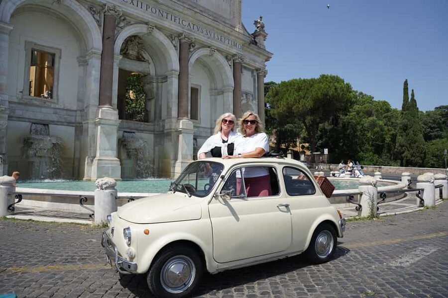 Rome: Fiat 500 Experience with Gelato and Photos - The Colosseum Photo Stop
