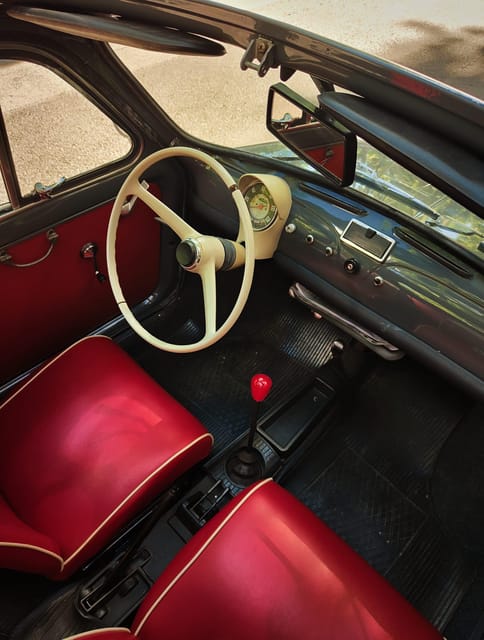 Rome: Fiat 500 private tour with a roman - Acqua Paola and the climb to Janiculum Hill
