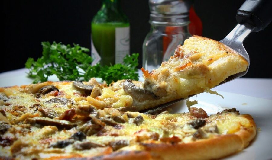 Rome: Food Tour and Wine Tasting in a Traditional Trattoria - The guide can make or break the evening