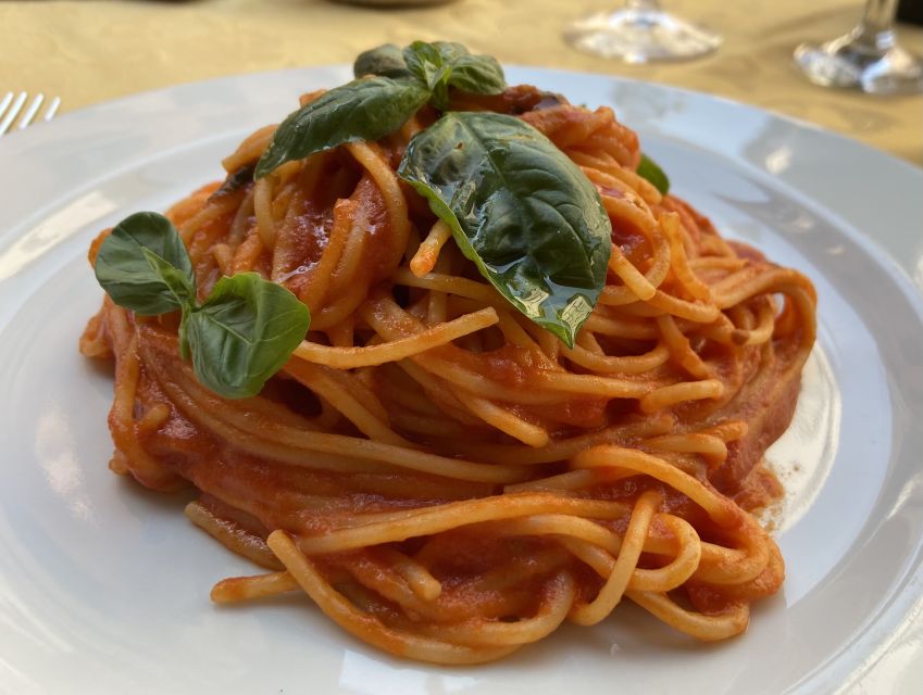 Rome: Food Tour near Vatican City with Wine - Truffles, balsamic, and a view of Trevi Fountain