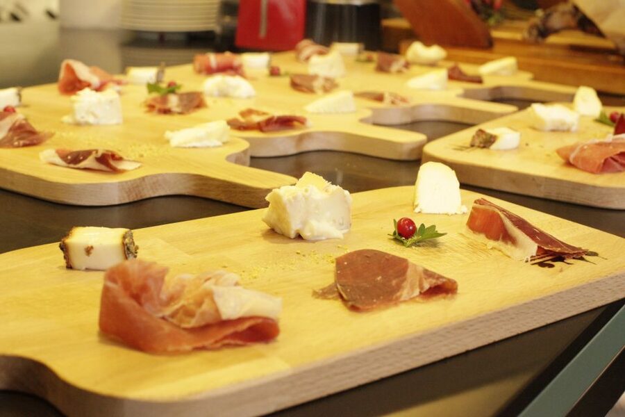 Rome: Food Tour with Market Visit - Il Segreto and the Roman pasta finale