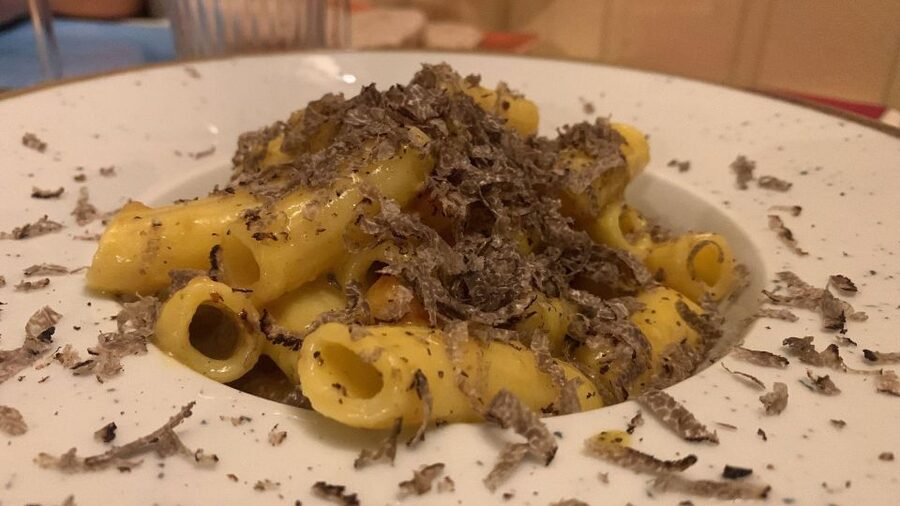 Rome: Food Tour with Unlimited Food and Barolo Wine - Natural gelato and how to spot the real thing