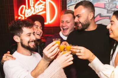 Forbidden History Walking Tour & Pub Crawl with Drinks