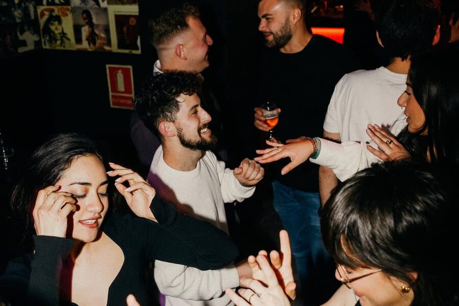 Rome: Forbidden History Walking Tour & Pub Crawl with Drinks - Walking from Piazza della Madonna dei Monti to Piazza Venezia