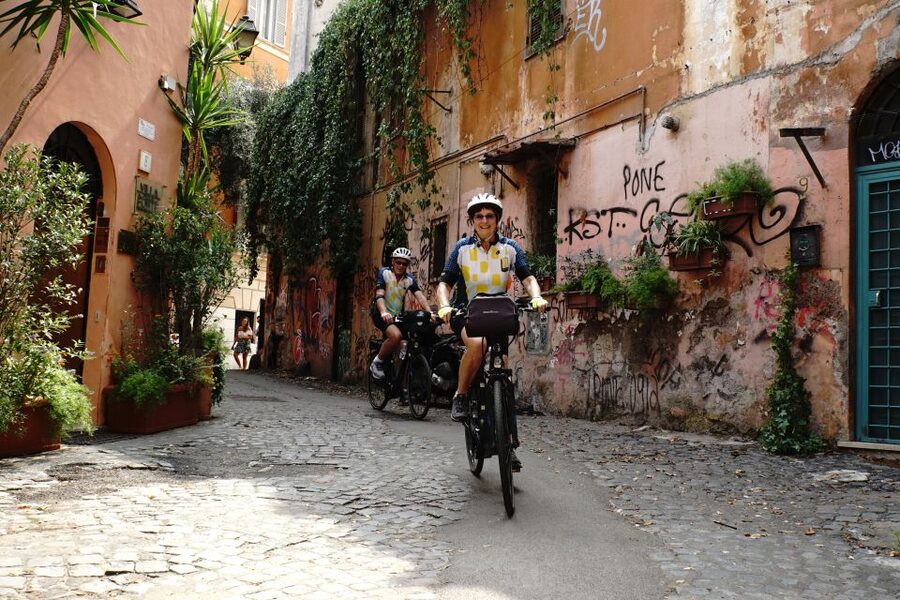 Rome: Full-Day Guided Tour by E-Bike with Lunch Included - Piazza Venezia and the Trevi Fountain