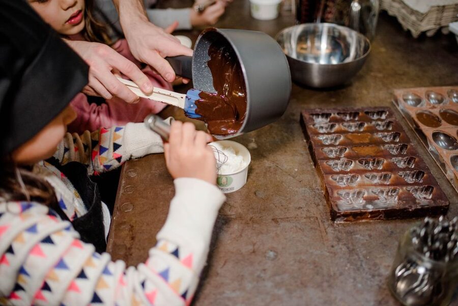 Rome: Gelato Masterclass with Live Chief and Tastings - Meeting the Chef Near Verde Pistacchio