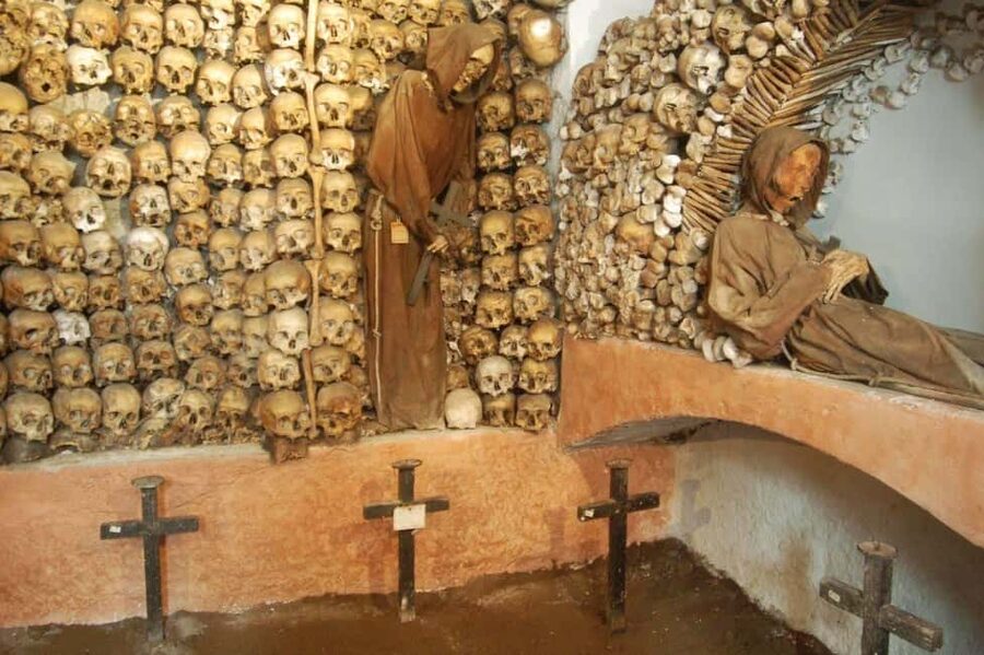 Rome: Guided Catacombs Tour & Capuchin Crypt (Audio Guide) - Choosing between Domitilla and Callisto
