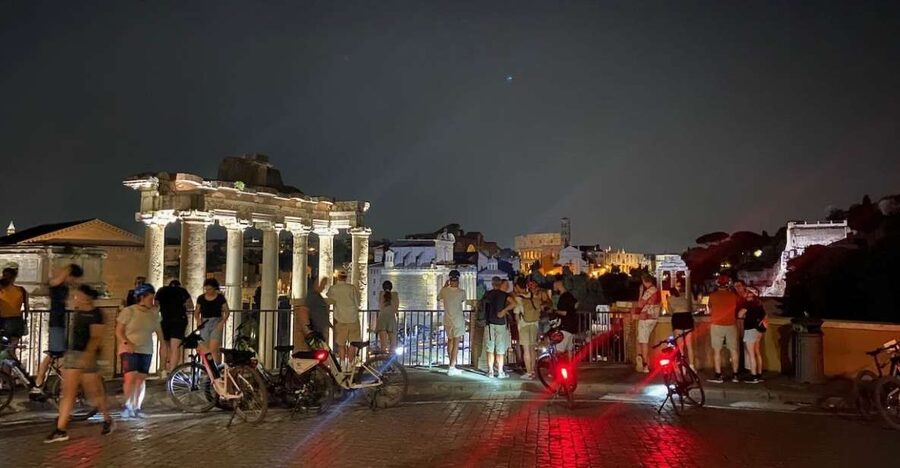 Rome: Guided eBike Evening Tour with italian Aperitif - Meeting at Viale della Piramide Cestia 33