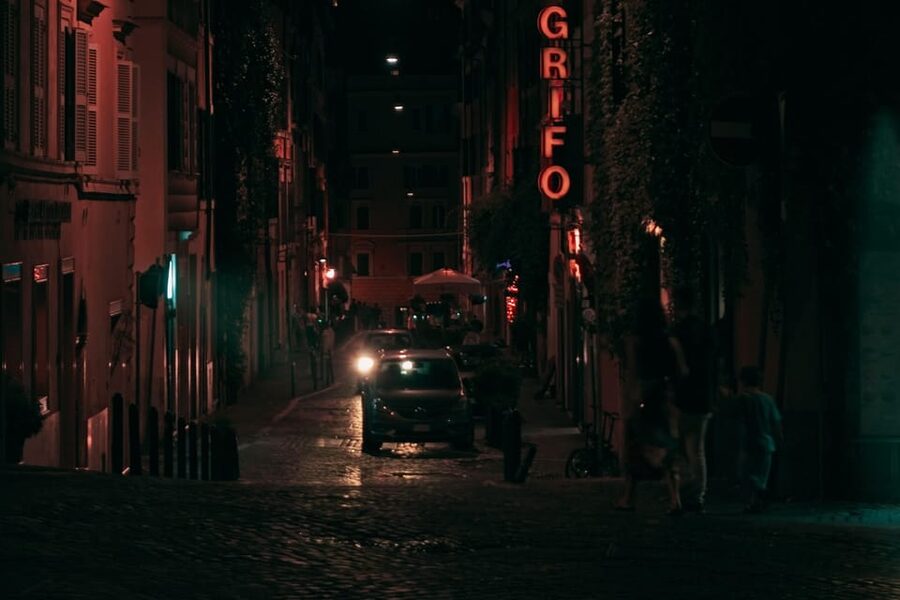 Rome: Guided Haunted Rome Ghost Tour with Dowsing Rods - Why this ghost walk works in Rome