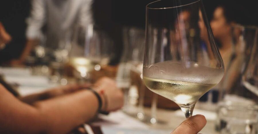 Rome: Guided Italian Wine Tasting Experience - Why the private room in Monti matters