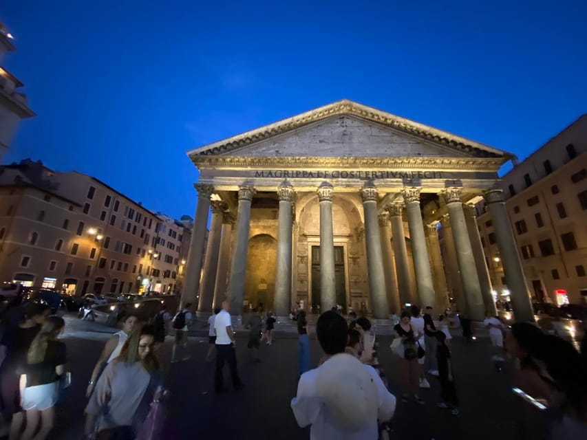 Rome :guided night e-bike tour with typical ice-cream - Via del Corso and Trevi Fountain