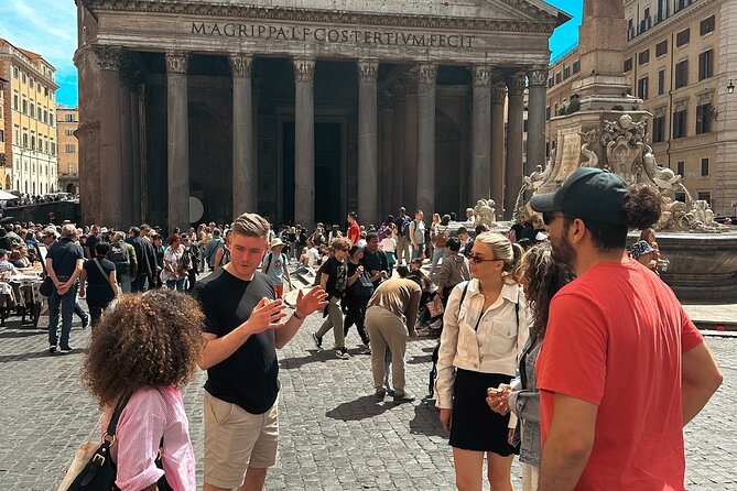 Rome: Guided Small Group Walking Tour of City Highlights - Starting at Piazza d’Aracoeli near ancient Rome