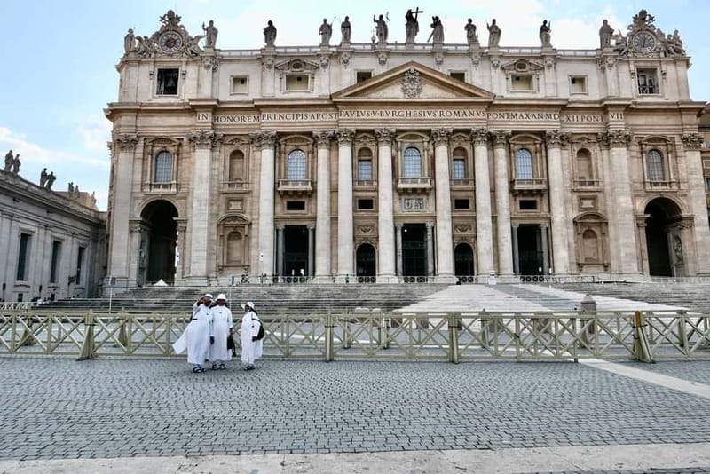 Rome: Guided Tour of St. Peter's Basilica, Grottoes & Square - What you will not see
