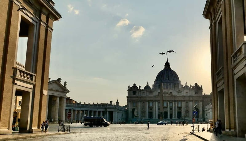 Rome: Guided Tour of St. Peter's Basilica, Grottoes & Square - Timing, clothing, and practical preparation
