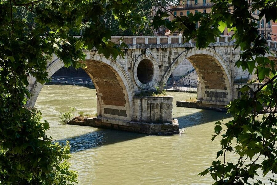 Rome: Guided Tour Of The Hidden Treasures of Trastevere - Finding the Local Heart in Piazza di San Calisto
