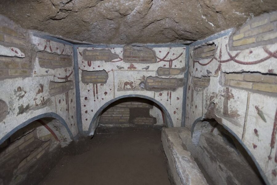 Rome: Guided Underground Tour - Entering the catacombs and early Christian Rome
