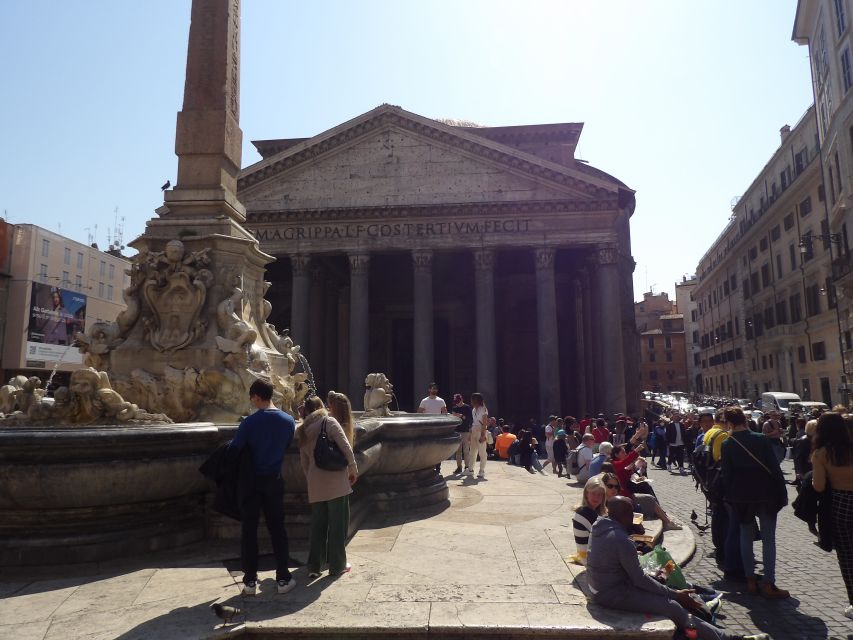 Rome: Guided Walking Tour and River Boat Ride - Trevi Fountain brings the classic Rome moment