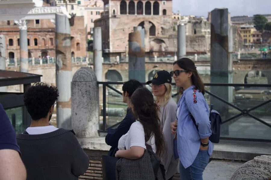 Rome: Guided Walking Tour in English or Spanish - Trevi Fountain after sunset
