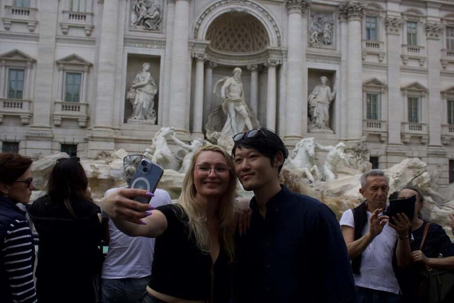 Rome: Guided Walking Tour in English or Spanish - The guides are the main reason to choose this walk