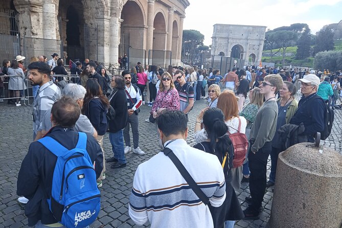 Rome Guided Walking Tour of the Colosseum - The guide style and group size