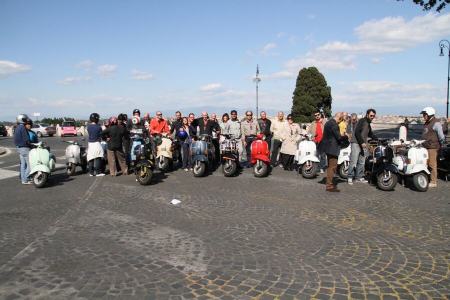 Rome: Half-Day Vespa Tour with Private Driver - The coffee, gelato, and pastry break