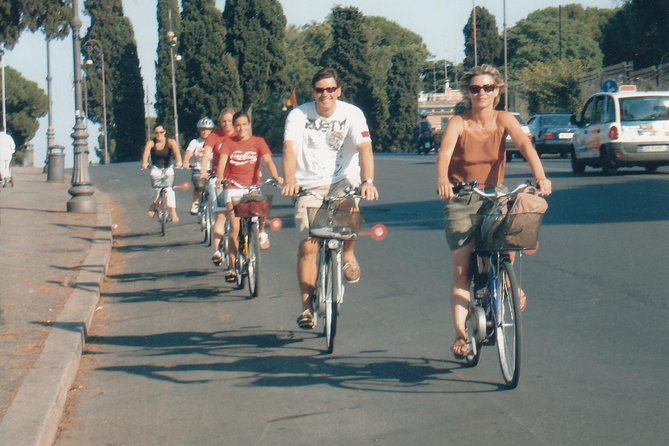 Rome Highlights by E-Bicycle Small group - Riding through Circus Maximus