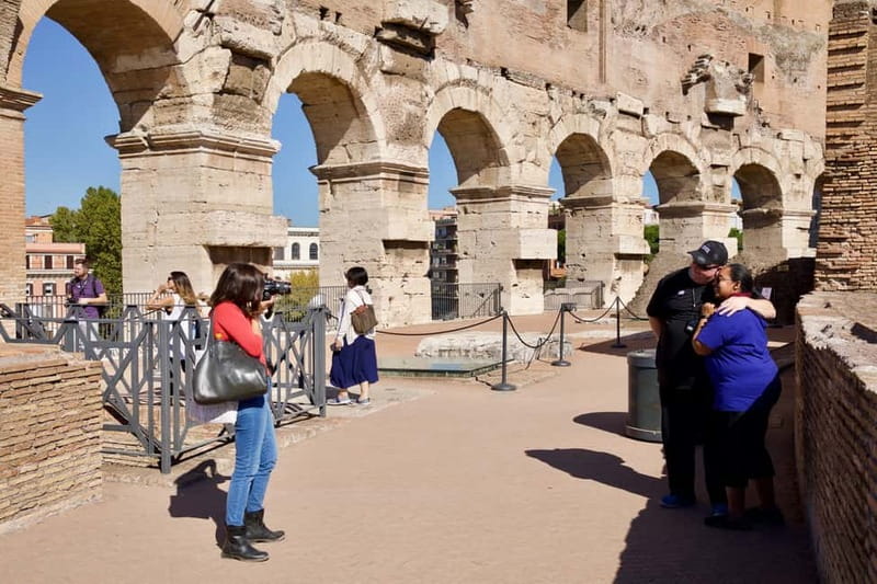 Rome: Hop-on Hop-off Bus and Colosseum, Ancient Rome Tour - Practical details that can affect your visit