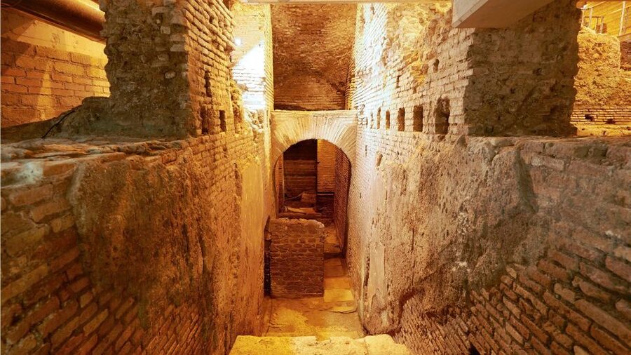 Rome: Immersive Underground and Piazzas Tour - Why this tour shows Rome in layers