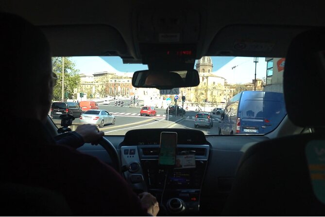 Rome in 2 Hours: Private Photo Tour of Iconic Monuments - Trevi Fountain and the traditional coin toss