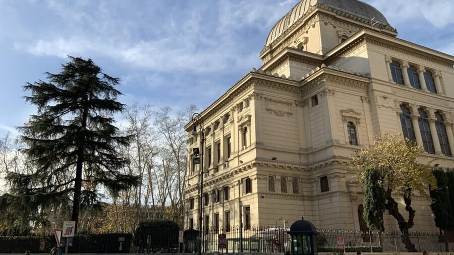 Rome: Jewish Museum and Tempio Maggiore Entry with Audio - Languages, access, and the small-group format
