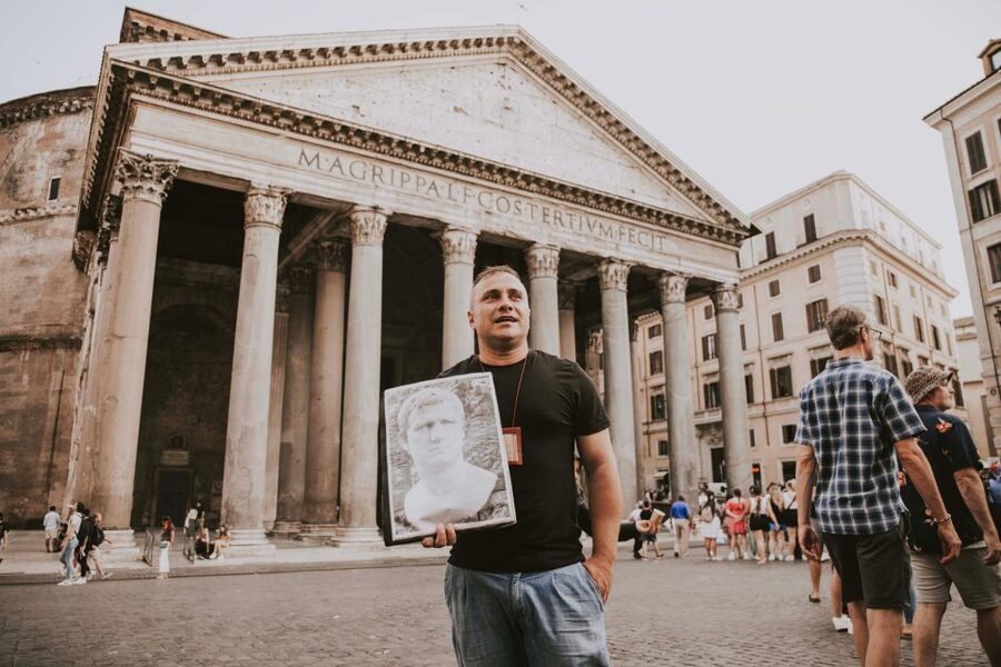 Rome: Julius Caesar & the Emperors' Nighttime Stories Tour - The six figures who shape the evening