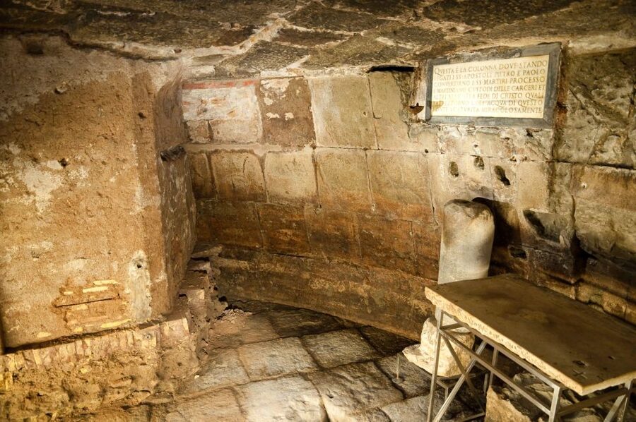 Rome: Mamertine Prison and Catacombs Tour - A live guide, an audio guide, and the difference between them