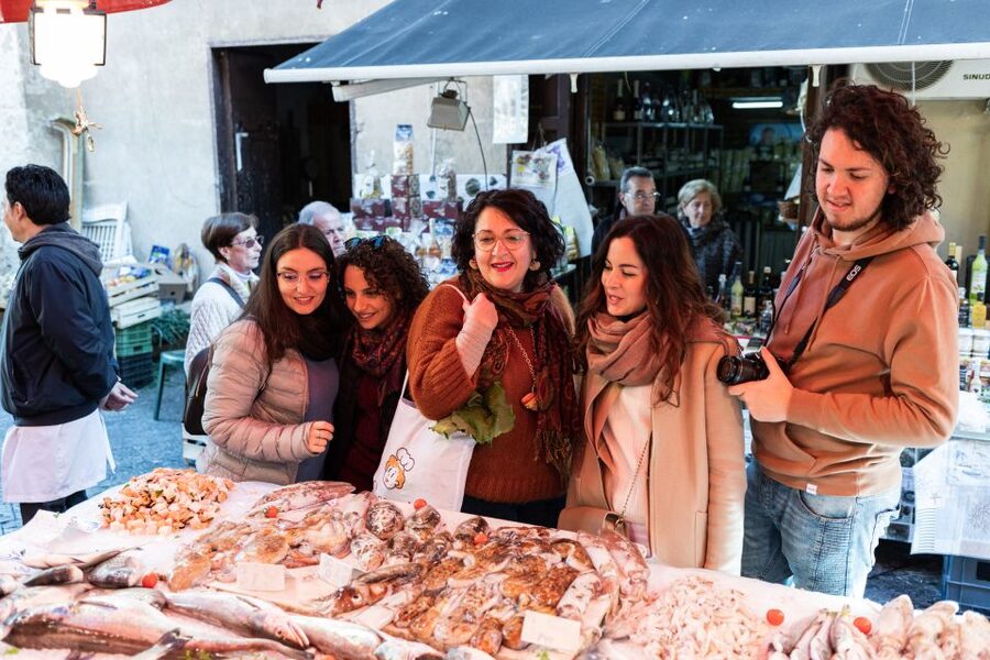 Rome: Market and Cooking Class at a Local's Home - From Roman market shopping to the kitchen table