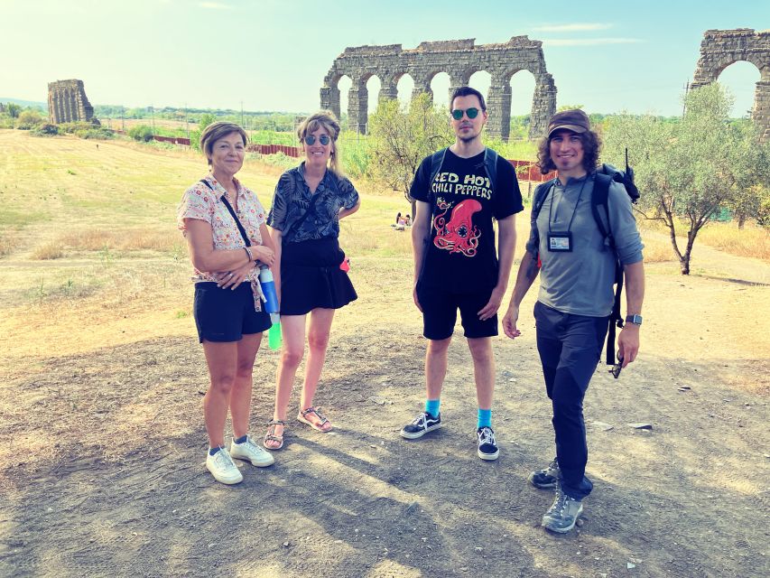 Rome: Mini hike to the ancient Parco degli Acquedotti - Torre Fiscale Park: Rome gets unexpectedly open