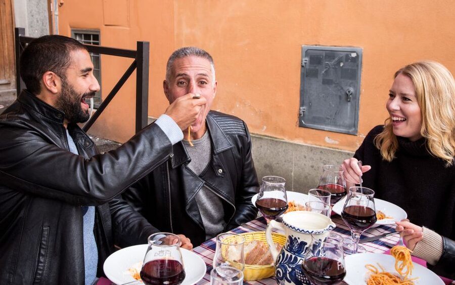 Rome: Monti Neighborhood Lunch or Dinner Food Tour - Family-run places and local ingredients