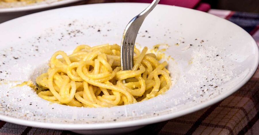 Rome: Monti Neighborhood Lunch or Dinner Food Tour - The first 30 minutes: an aperitivo in Monti
