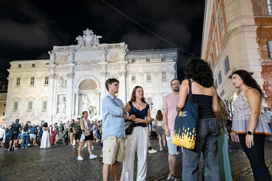 Rome: Moonlight Walking Tour – Free for Kids - The final viewpoint over the Colosseum