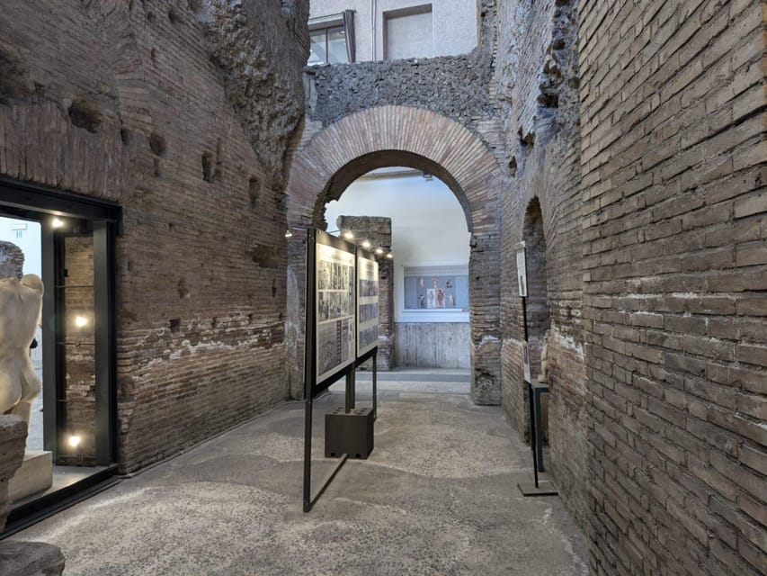 Rome: Navona Underground & Domitian Stadium Guided Tour - What the Small Group Adds