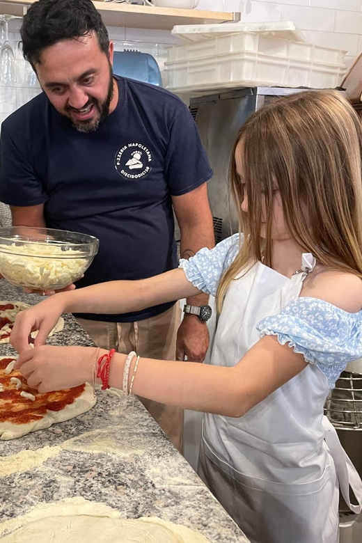 Rome: Neapolitan Pizza Cooking Class in Front of the Vatican - A one-hour pizza class near the Vatican